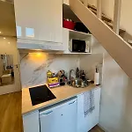 Renovated With Mezzanine Close 아파트 카스텔란