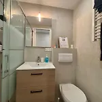 Renovated With Mezzanine Close 아파트 *