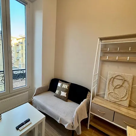 Renovated With Mezzanine Close Apartment Castellane