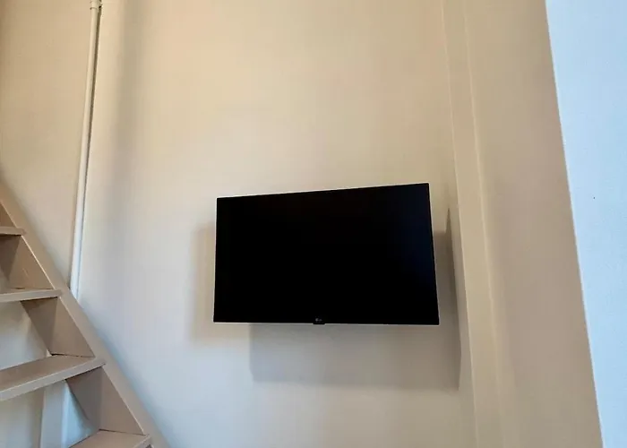 Renovated With Mezzanine Close Apartment *