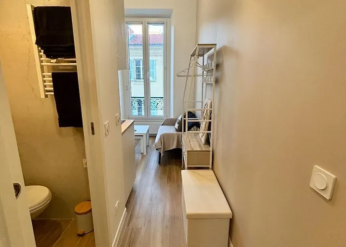 Renovated With Mezzanine Close Apartment *